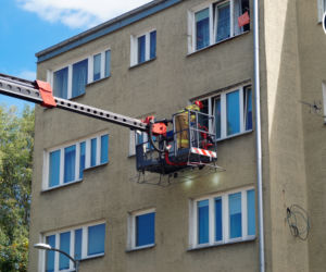 WIELKA AKCJA w Piasecznie. Przez okno WCHODZILI do chorego
