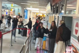 Alicja Szemplińska na lotnisku