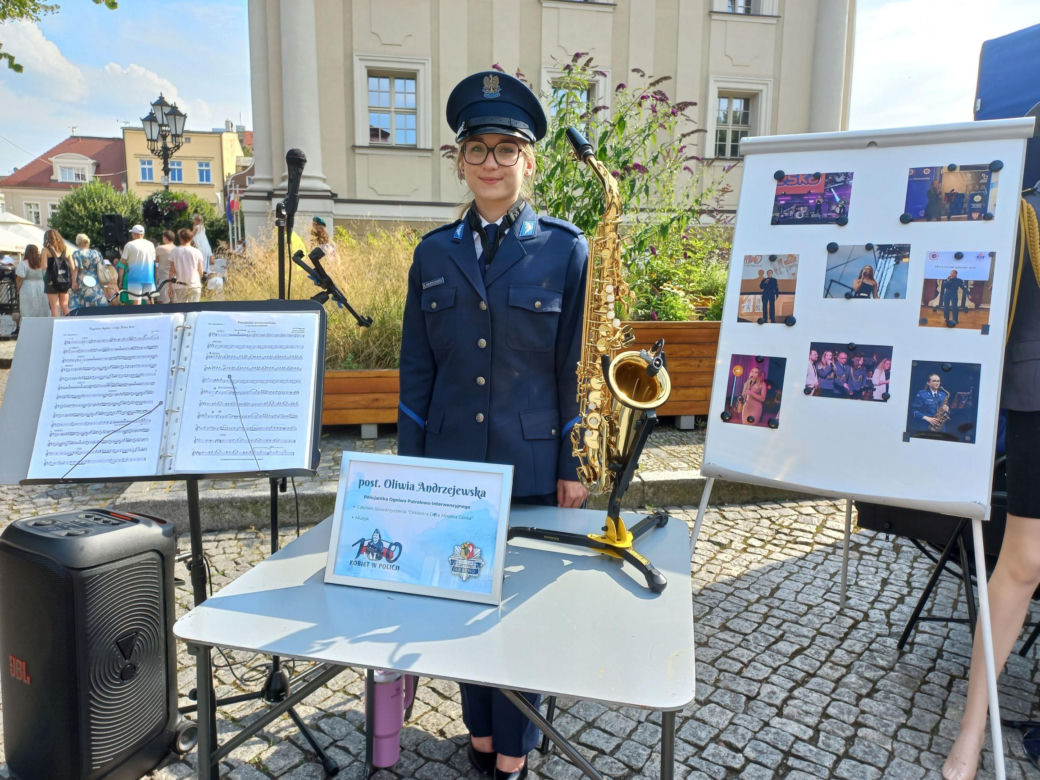 Trwają obchody Święta Policji w Lesznie. Świętują policjanci i policjantki