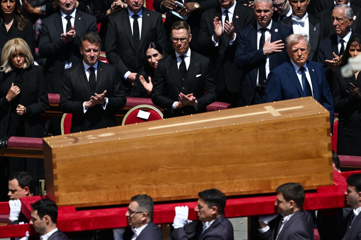 Głowy państw żegnają papieża Franciszka. Do Watykanu zjechali najważniejsi