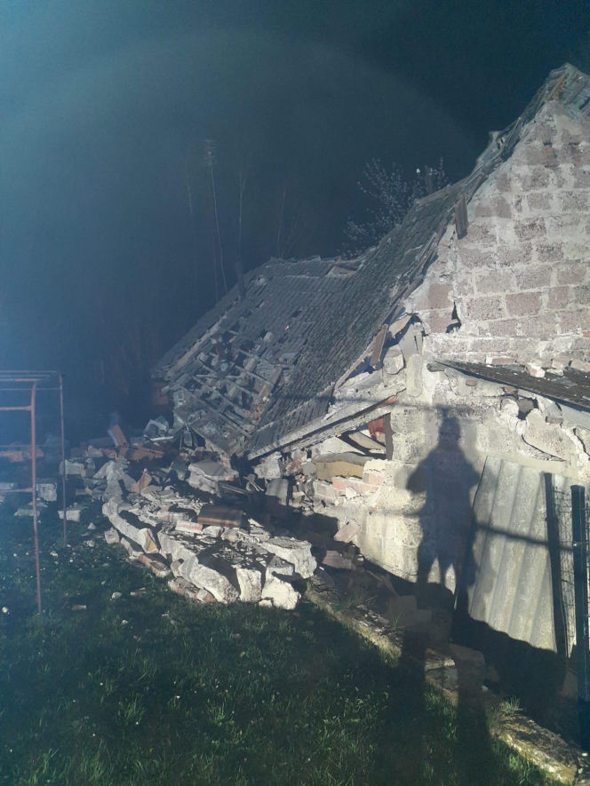 Budynek w ruinie. Wybuch gazu w domu w Jadownikach