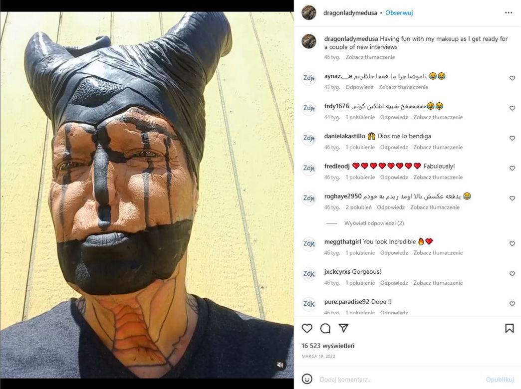 Była prezeską banku, teraz jest... smokiem. Ma rozcięty język, łuski i 18 rogów