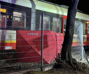 Pociąg potrącił mężczyznę na torach
