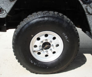 Hummer H1 koszykarza Dennisa Rodmana