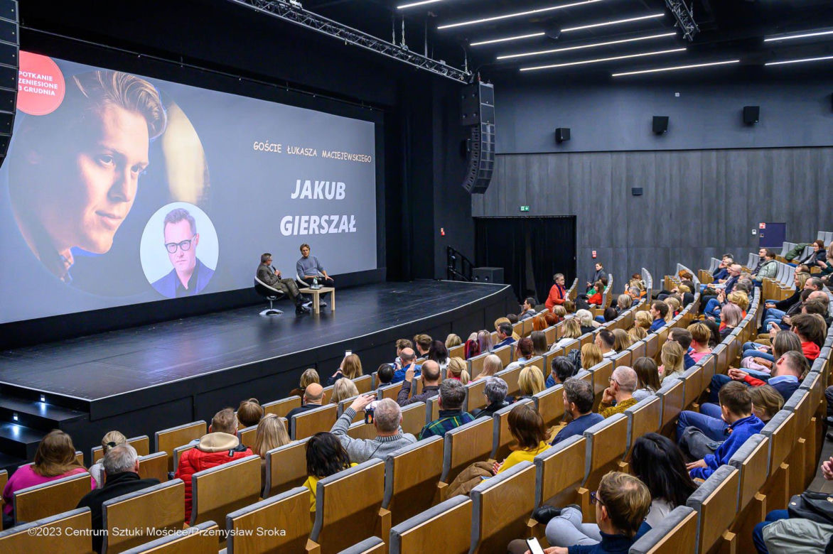 „Goście Łukasza Maciejewskiego”. Projekcja filmu „Doppelgänger. Sobowtór” i spotkanie z Jakubem Gierszałem