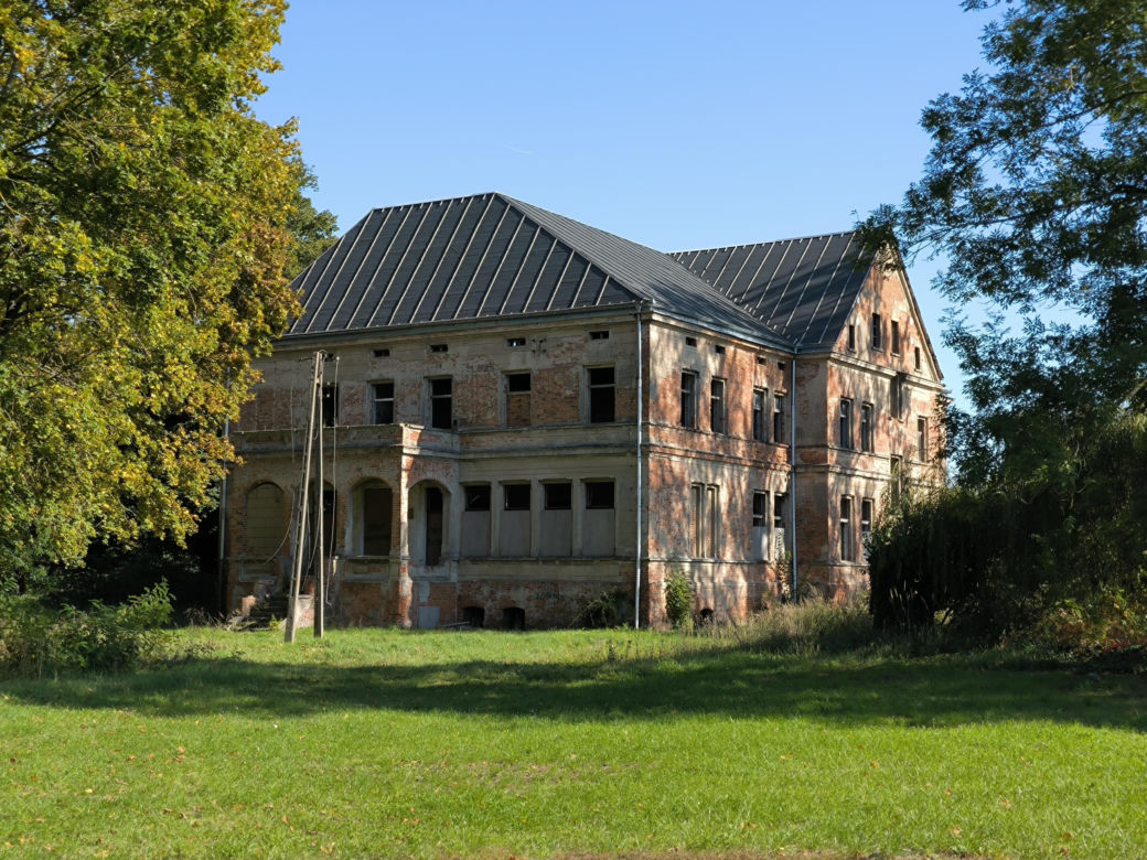 Tajemniczy pałac w Zbarzewie