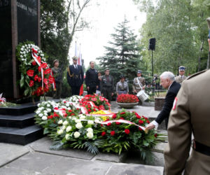 Uroczystości pod pomnikiem Gloria VIctis 