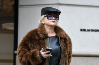 Strojnisia Figura odwiedza butiki. Młodzieżowy styl nie do podrobienia! I to futerko...