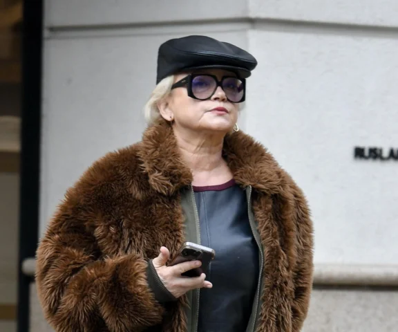 Strojnisia Figura odwiedza butiki. Młodzieżowy styl!