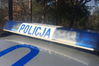 Dramat w Ozimku. Skrajnie wycieńczona kobieta leżała pod stołem przez dwa dni