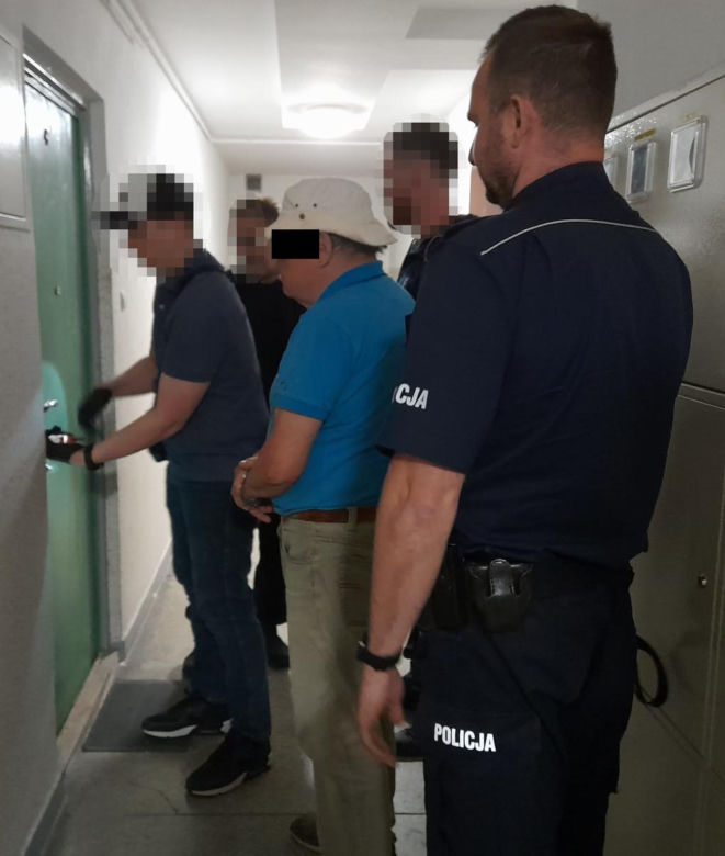 Brat rzucił się z nożem na brata. Wstrząsające relacje sąsiadów. „Krzyczał, że długo nie wytrzyma”