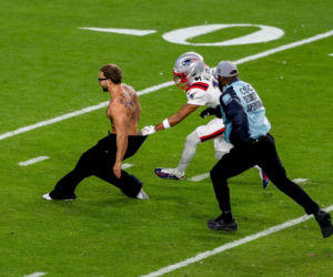 Halftime show na Super Bowl 2026: Bad Bunny, Lady Gaga, Pedro Pascal, Cardi B, John Bon Jovi i smaczki polityczne