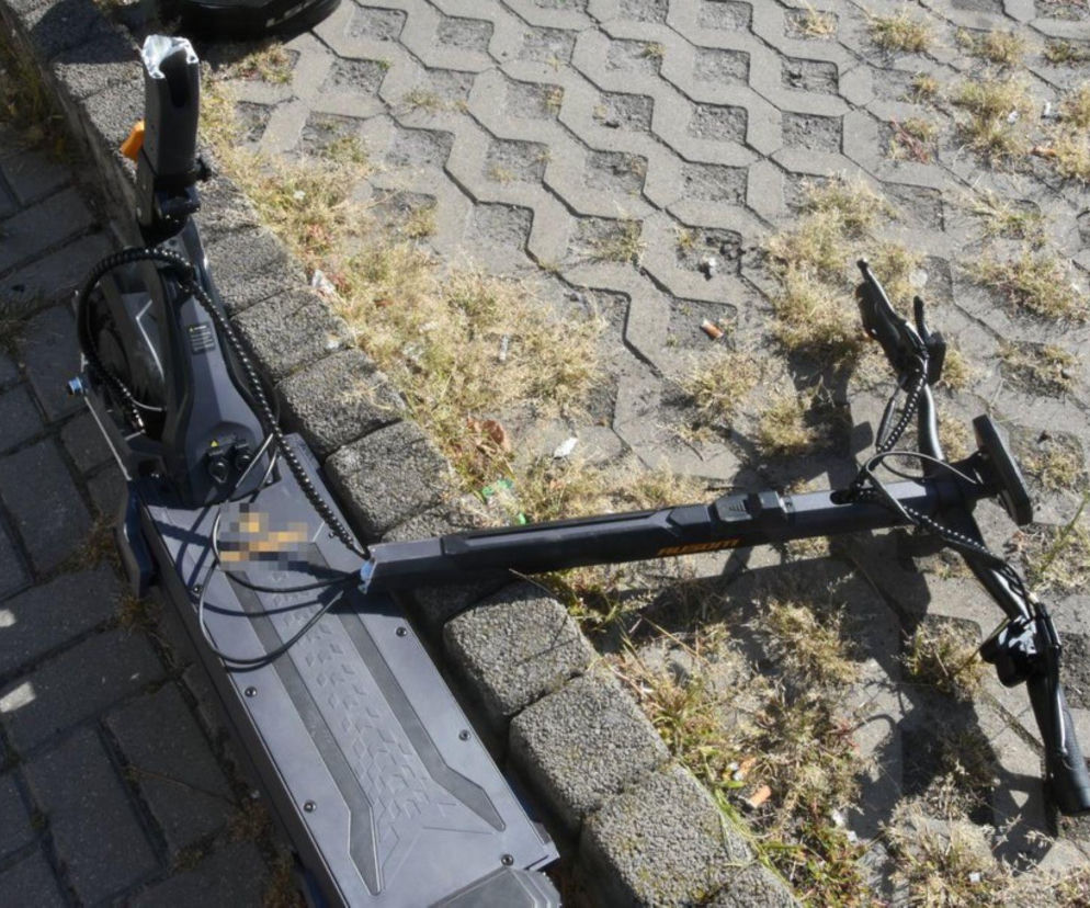 Auto zderzyło się z hulajnogą elektryczną. Nastolatek trafił do Zamościa