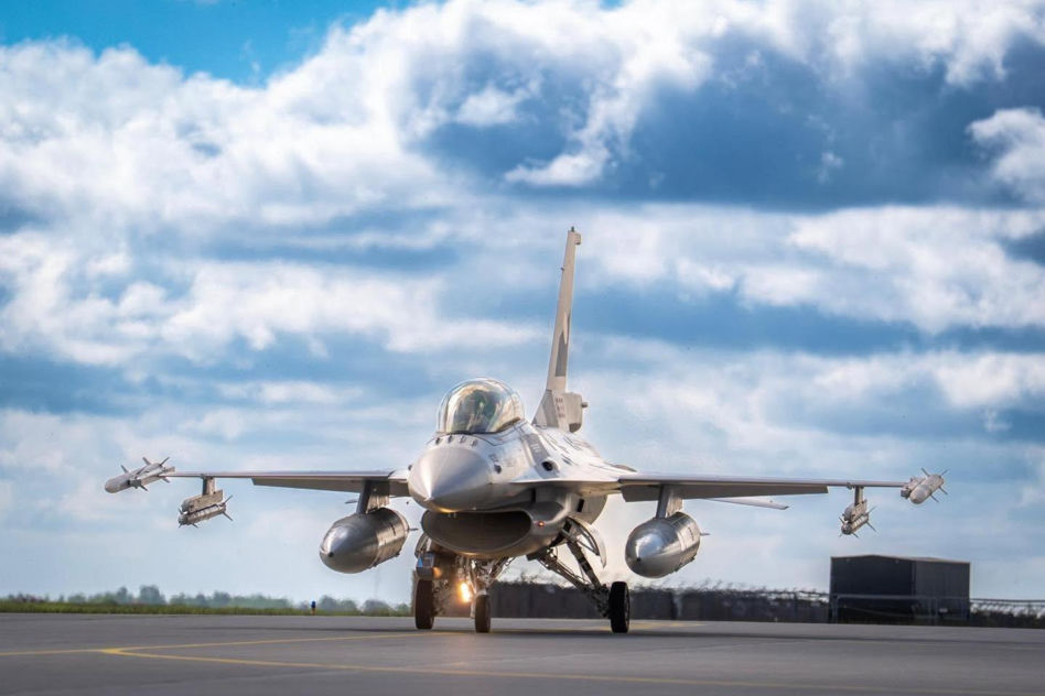 Rumuńskie F-16 zestrzeliło drona. Pierwsza taka interwencja w historii kraju