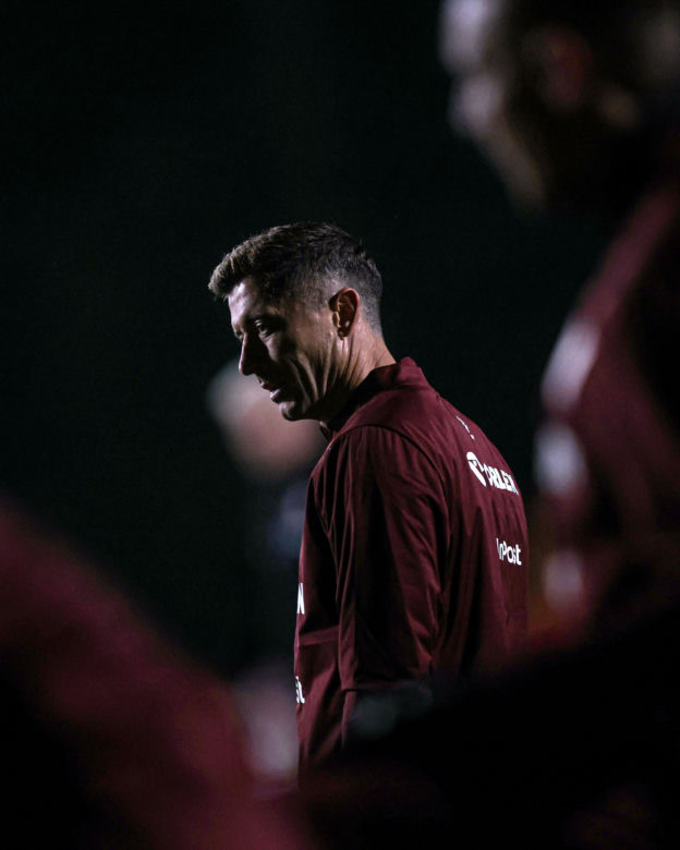 Robert Lewandowski i inni kadrowicze na treningu reprezentacji Polski