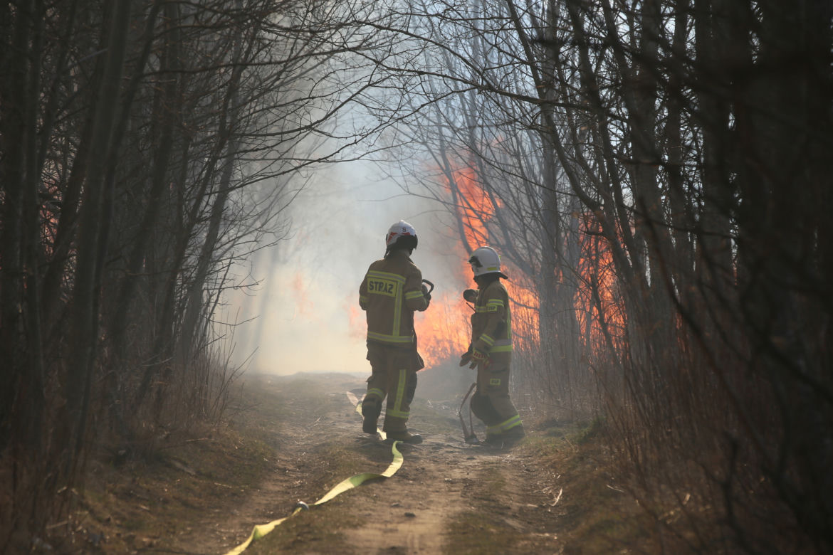Wielka chmura dymu nad Warszawą! Co się dzieje?!