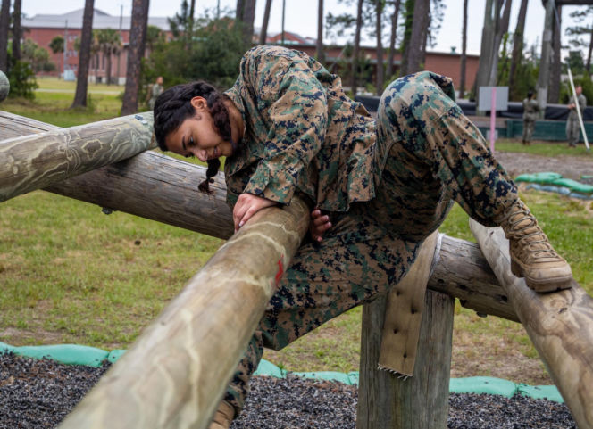 Kobiety w wojsku pod lupą Pentagonu. Czy dekada zmian zostanie cofnięta?