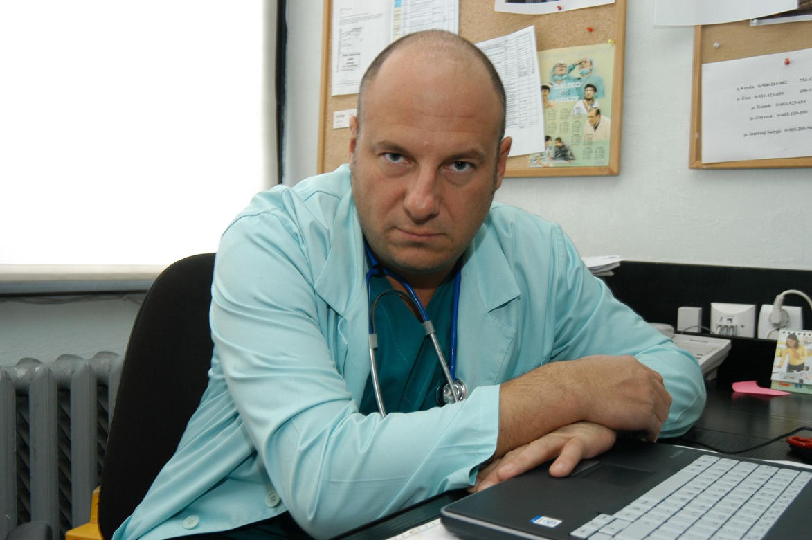 Gwiazdy „Daleko od noszy” po latach. Niektórzy zmienili się nie do poznania