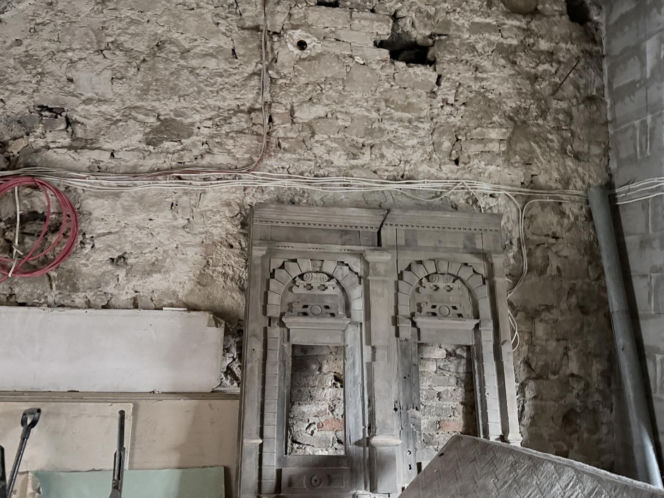 Dwór Czarne w Jeleniej Górze