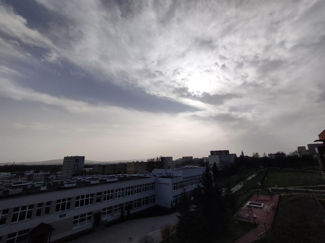 Pył saharyjski dotarł do Świętokrzyskiego