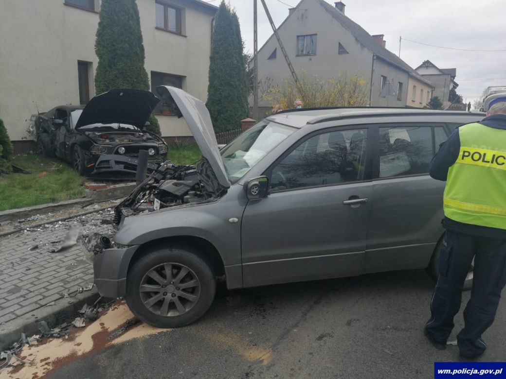 Ford Mustang zderzył się z Suzuki - wypadek w Sampławie 