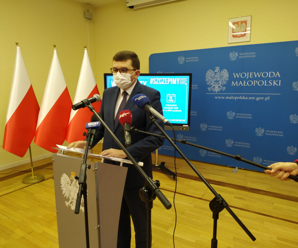 Tysiące chętnych. Ruszyły szczepienia w małopolskich domach pomocy społecznej