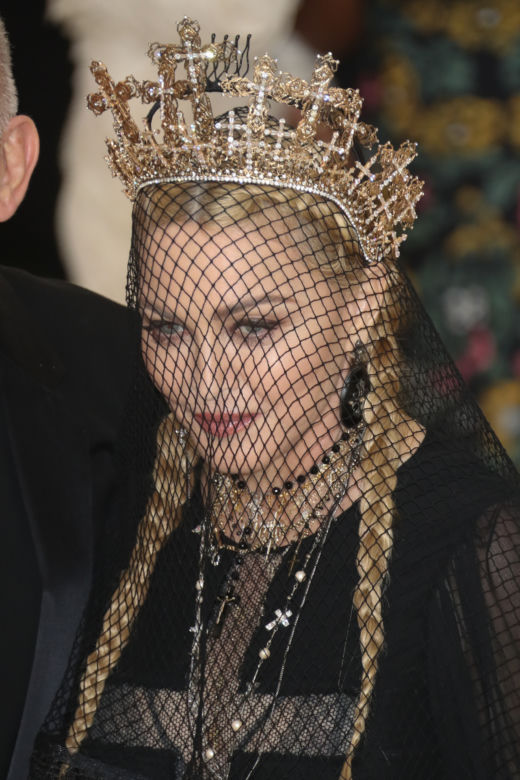 Madonna pokazała pośladki na wizji. Świeciła tyłkiem do kamery