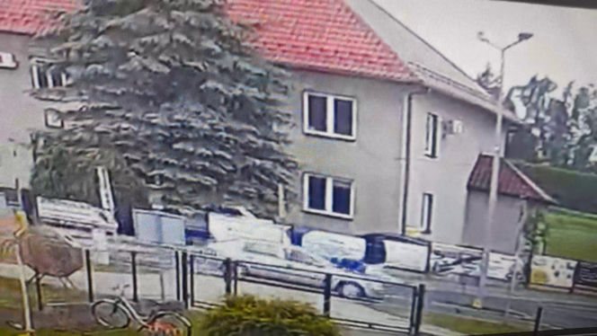 86-latek z impetem wjechał w dziecko! Pokazali wszystko na nagraniu. Włosy stają dęba