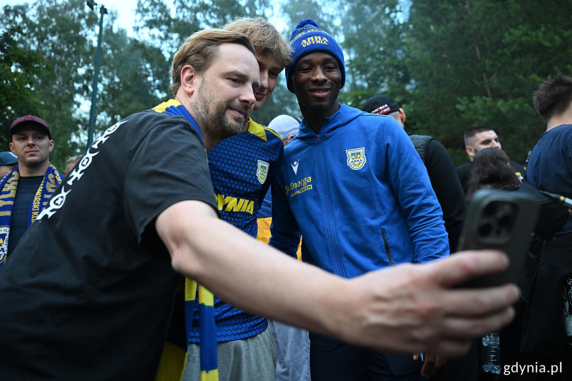 Arka Gdynia gotowa na Ekstraklasę: Międzypokoleniowe spotkanie na historycznej „Górce”