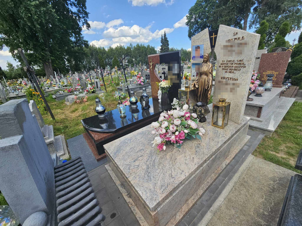 Krystian wjechał samochodem do rzeki. Mija rok od śmierci [GALERIA]