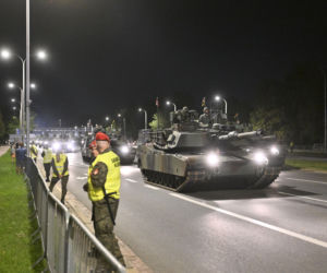 Nocna próba defilady wojskowej w Warszawie
