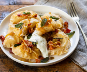 Pierogi z kaszą gryczaną i boczkiem 