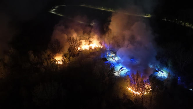 Pożar dzikiego wysypiska na Targówku