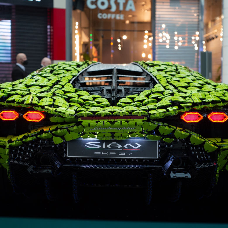 Lamborghini Sian z klocków LEGO - model w skali 1:1