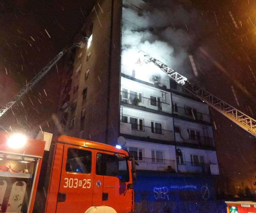 Kraków: Pożar w bloku przy ul. Czarnowiejskiej