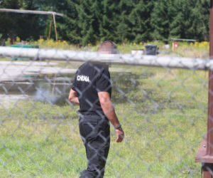 Przez lata znęcał się nad pracownikami. Teraz zamknął się w fabryce