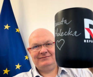 Kubek, studio i Republika – nietypowa aukcja dla WOŚP