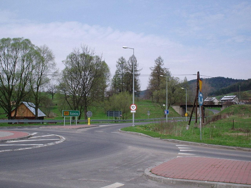 Krościenko - z tą wsią na Podkarpaciu związany jest wojak Szwejk. Przez miejscowość przebiega jego szlak
