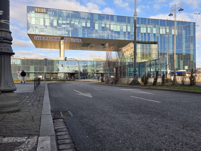 Kiedyś straszył pasażerów, a teraz jest chlubą miasta! Tak zmienił się dworzec PKP w Bydgoszczy