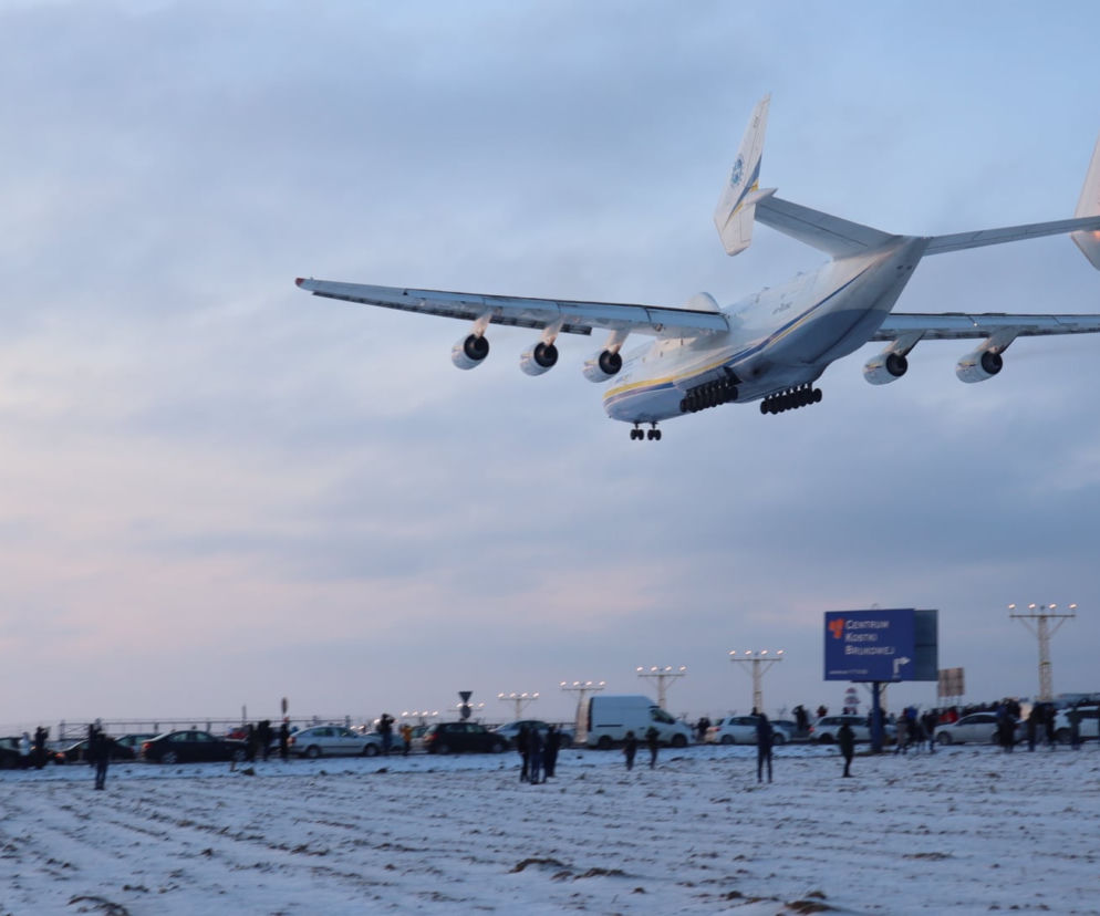 Antonow An- 225 Mrija utknął na lotnisku w Jasionce. Na pomoc przylecieli mechanicy z Ukrainy
