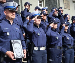 Pogrzeb zastrzelonego policjanta Natana Sieronia. Dźwięk syren było słychać w całej Polsce. Trudno powstrzymać emocje