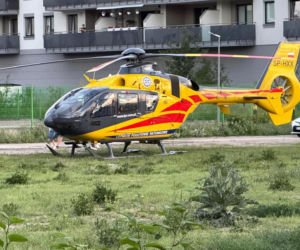 Tragiczny wypadek w Ząbkach. Nie żyje jeden z mężczyzn podróżujących Audi