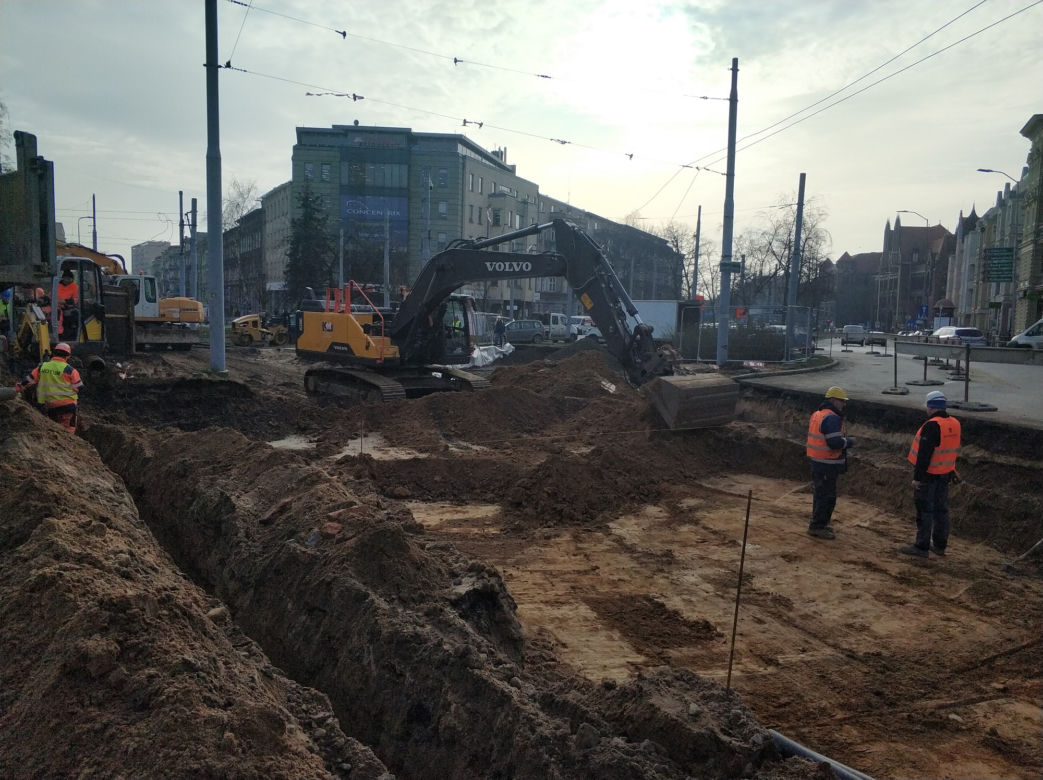 Przebudowa torowiska na pl. Szarych Szeregów
