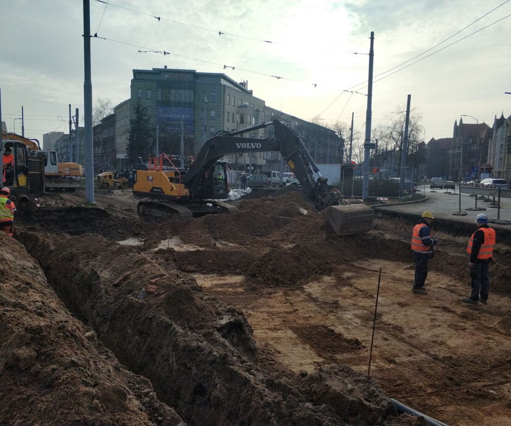 Przebudowa torowiska na pl. Szarych Szeregów