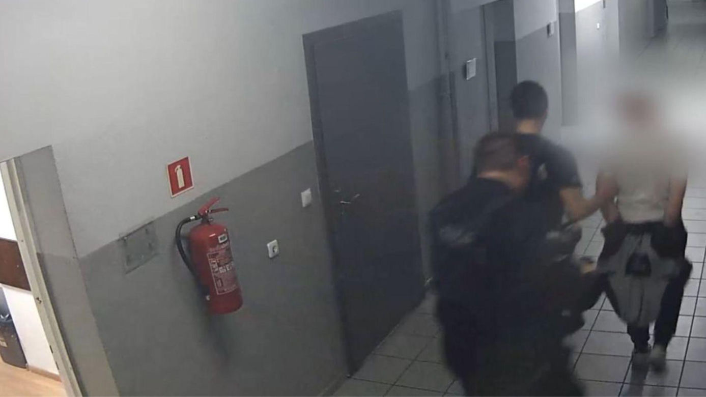Atak na ratownika i policjantów w Lubinie. „Groził śmiercią, próbował uderzyć”