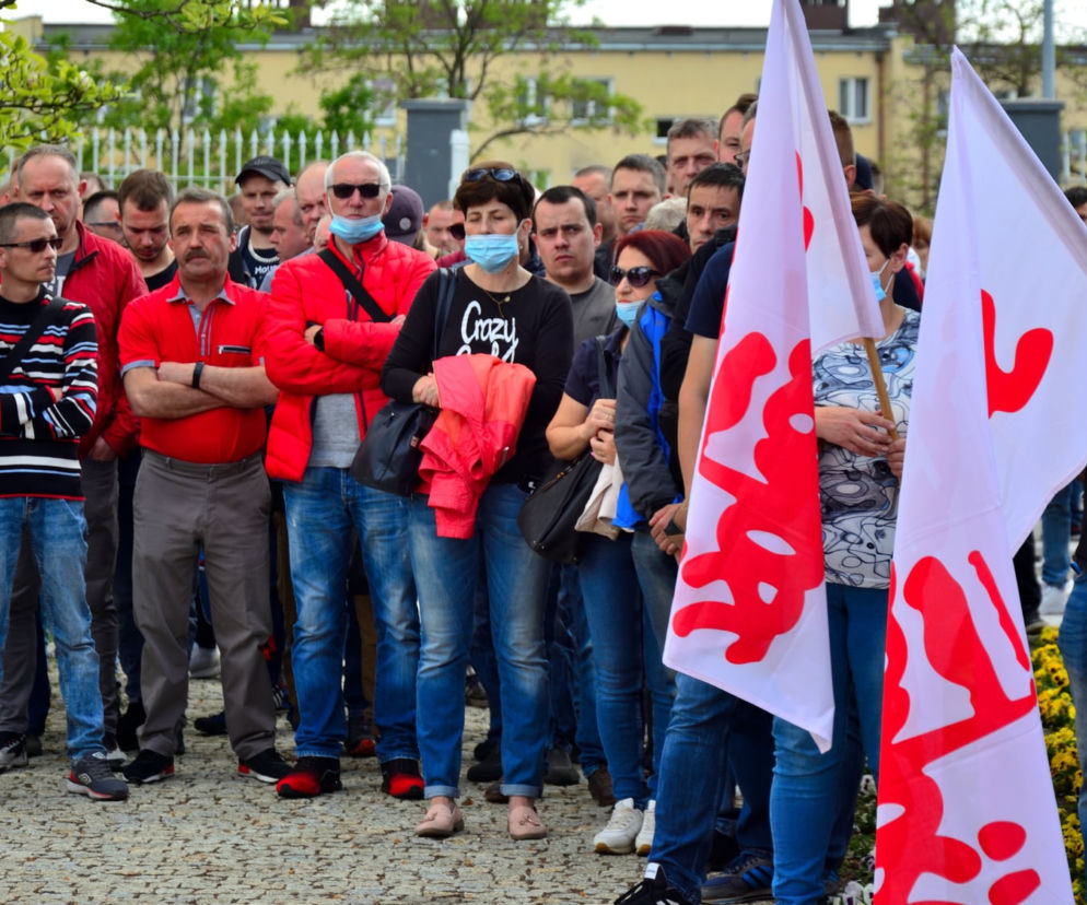 Pikieta w MAN-ie. Związkowa Solidarność w MAN BUS nadal protestuje!
