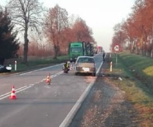 Dobrzyniewo Duże. Wypadek na DK 65. Zderzenie osobówek. 3 osoby ranne