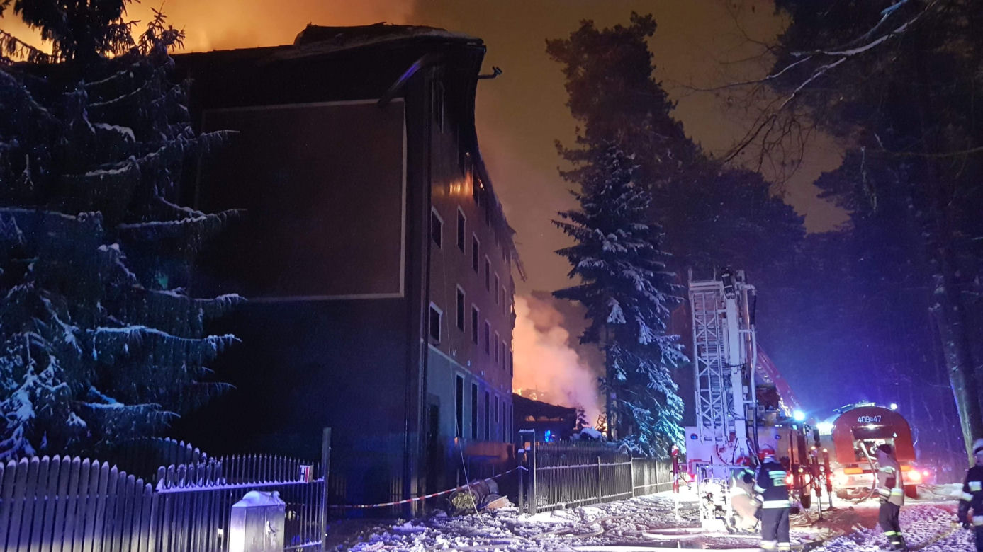 Augustów. Pożar hotelu. Znaczna część budynku spłonęła