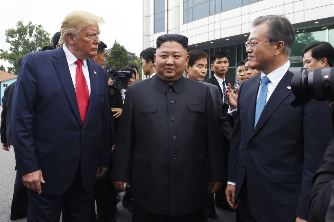 Kim Dzong Un dalej chudnie! Nie poznasz go na tym zdjęciu