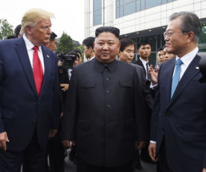 Kim Dzong Un dalej chudnie! Nie poznasz go na tym zdjęciu